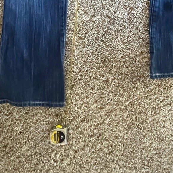 Express Jeans Zelda Barely Boot - 2S Short - Picture 11 of 16